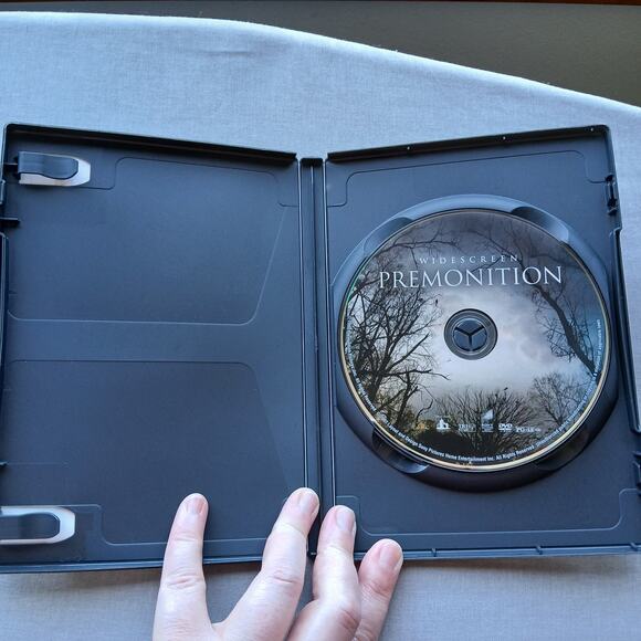Premonition Wide Screen DVD Sandra Bullock EUC 2007 psychological thriller - Picture 3 of 5